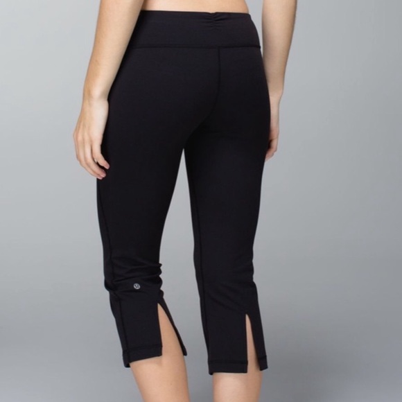 lululemon athletica Pants - Lululemon Gather & Crow Crop *Full-On Luon